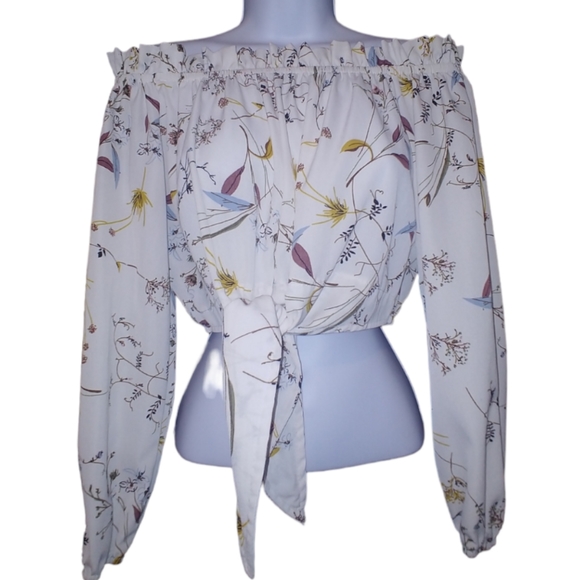 Off-The-Shoulder Crop top - Picture 3 of 11